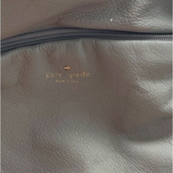 Kate spade/Gray Leather Women's shoulder/crossbody bag lots of pockets! - Picture 11 of 13